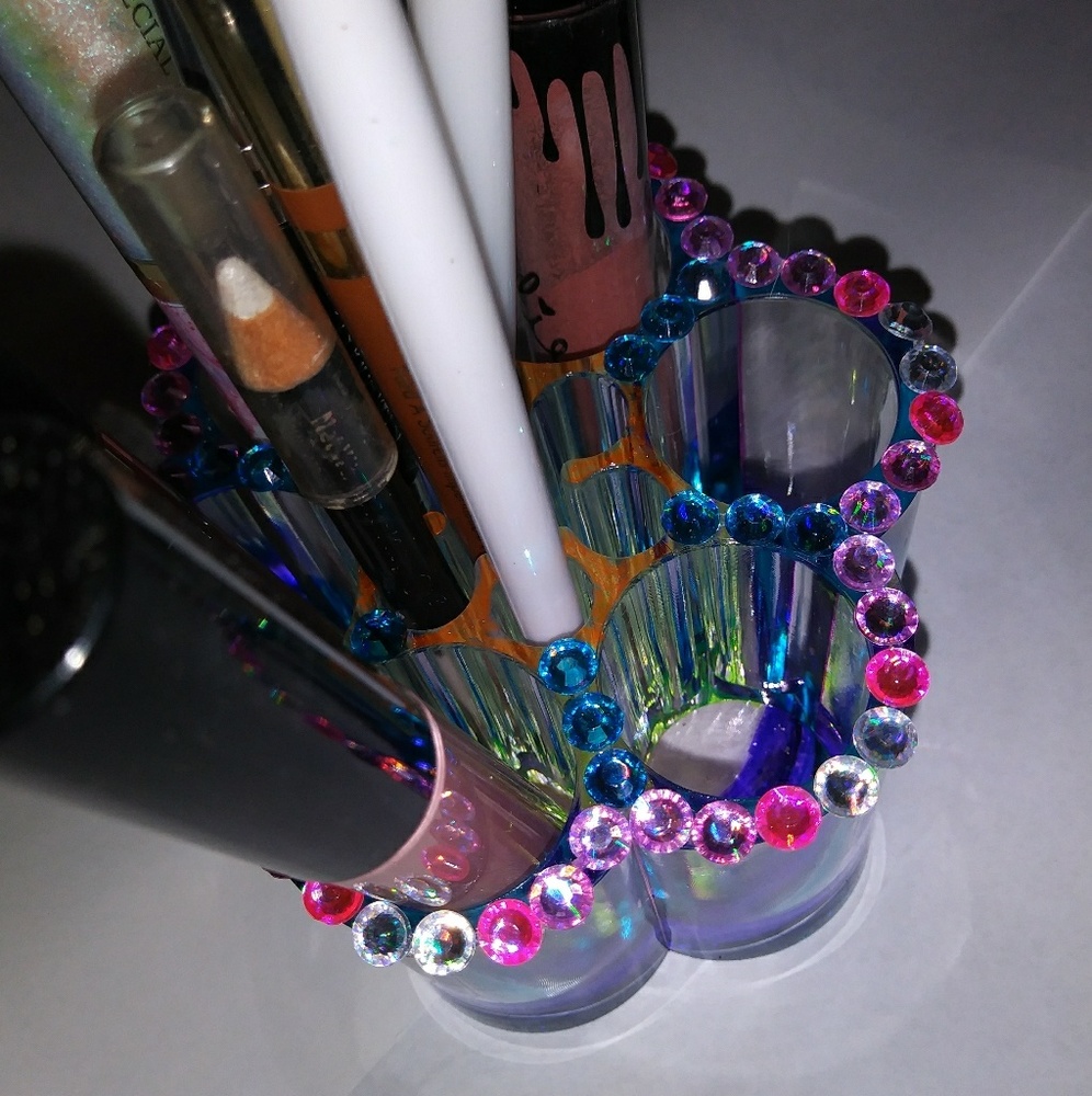 Acrylic Boxes, Trays, & Lip Holder &Glass Brushes - Picture 5 of 8